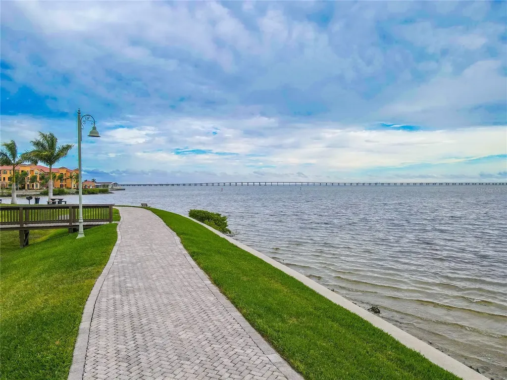 2738 Via Tivoli Clearwater FL 33764