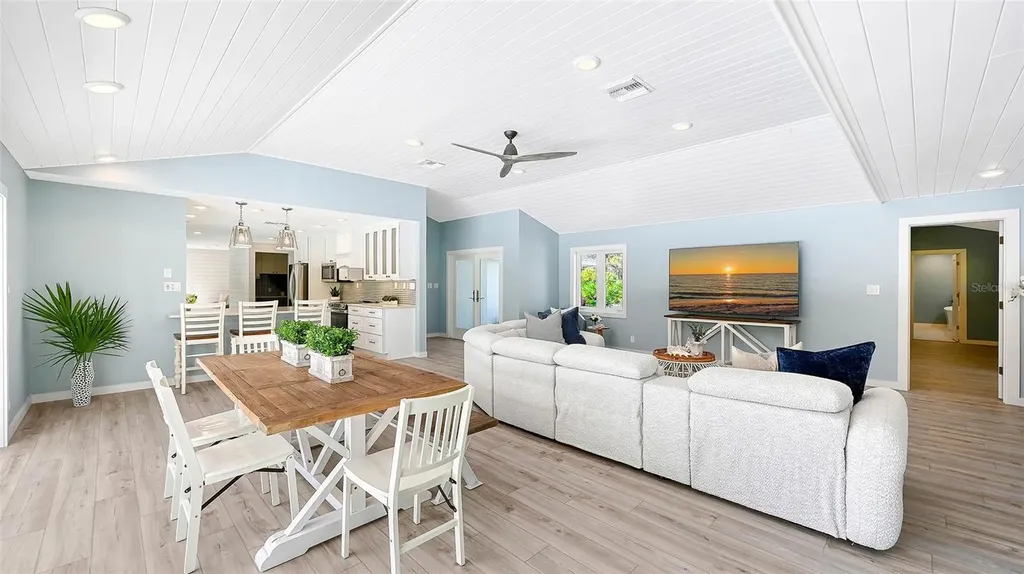 7221 Plovers Way Sarasota FL 34242