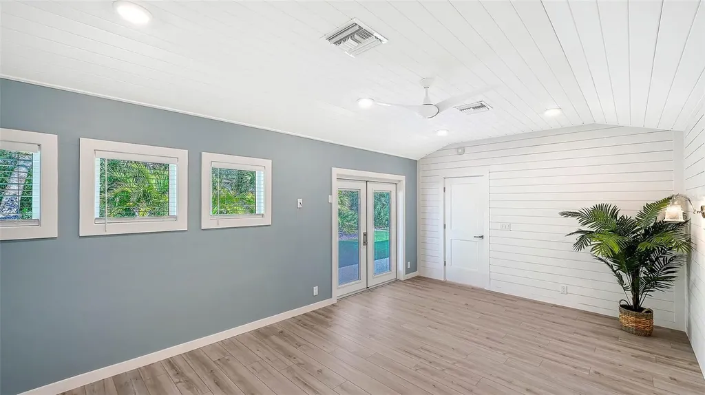 7221 Plovers Way Sarasota FL 34242