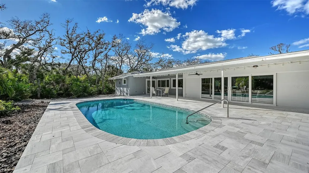 7221 Plovers Way Sarasota FL 34242