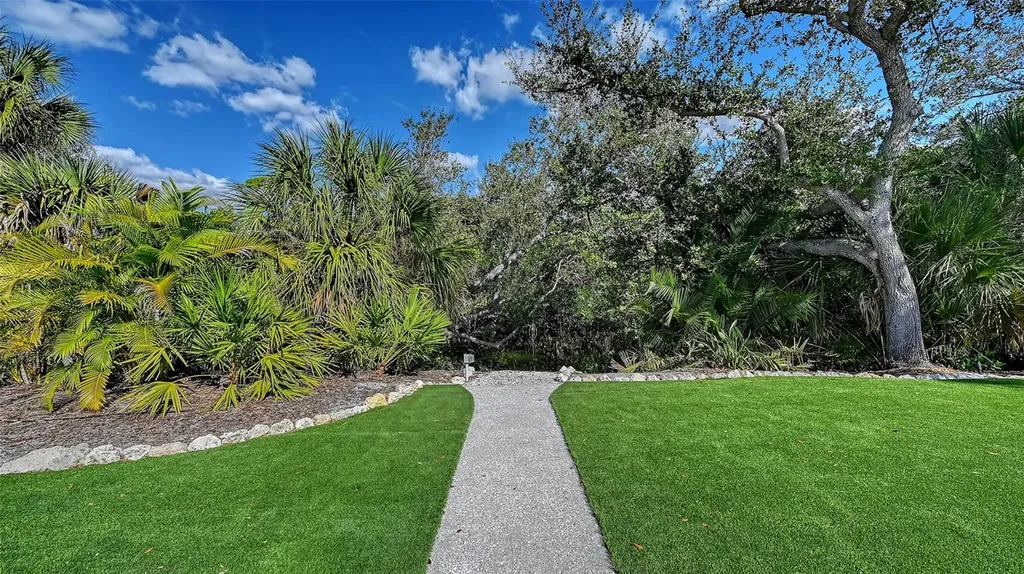 7221 Plovers Way Sarasota FL 34242