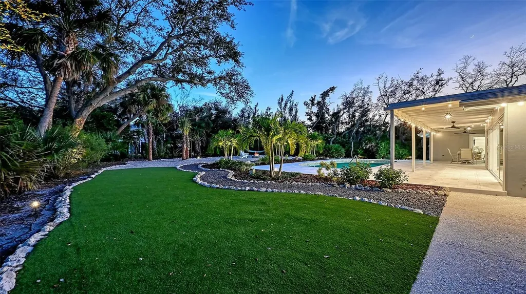 7221 Plovers Way Sarasota FL 34242