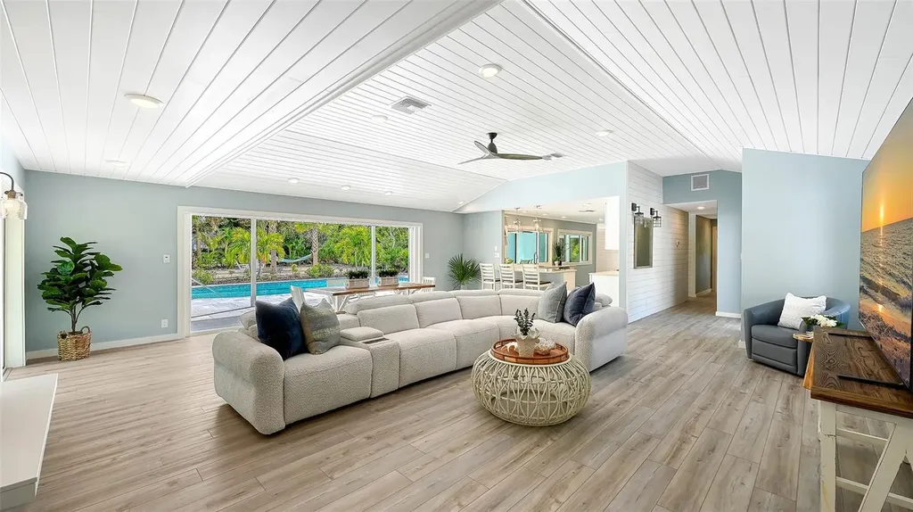 7221 Plovers Way Sarasota FL 34242