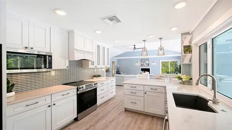 7221 Plovers Way Sarasota FL 34242