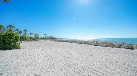 7221 Plovers Way Sarasota FL 34242