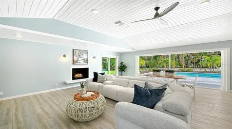 7221 Plovers Way Sarasota FL 34242