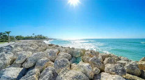 7221 Plovers Way Sarasota FL 34242