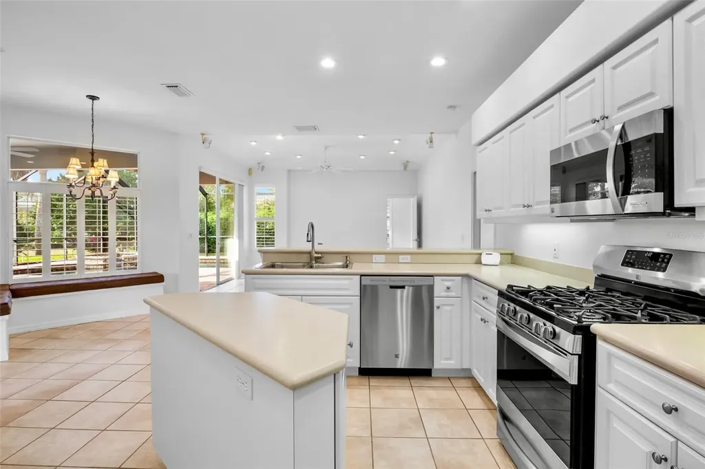 5278 Far Oak Circle Sarasota FL 34238