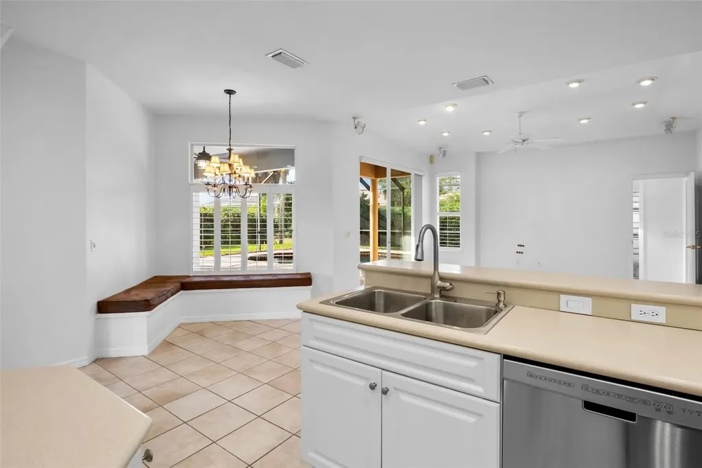 5278 Far Oak Circle Sarasota FL 34238