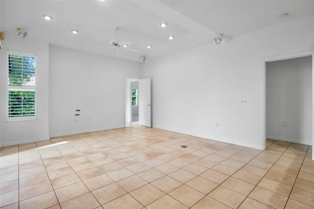 5278 Far Oak Circle Sarasota FL 34238