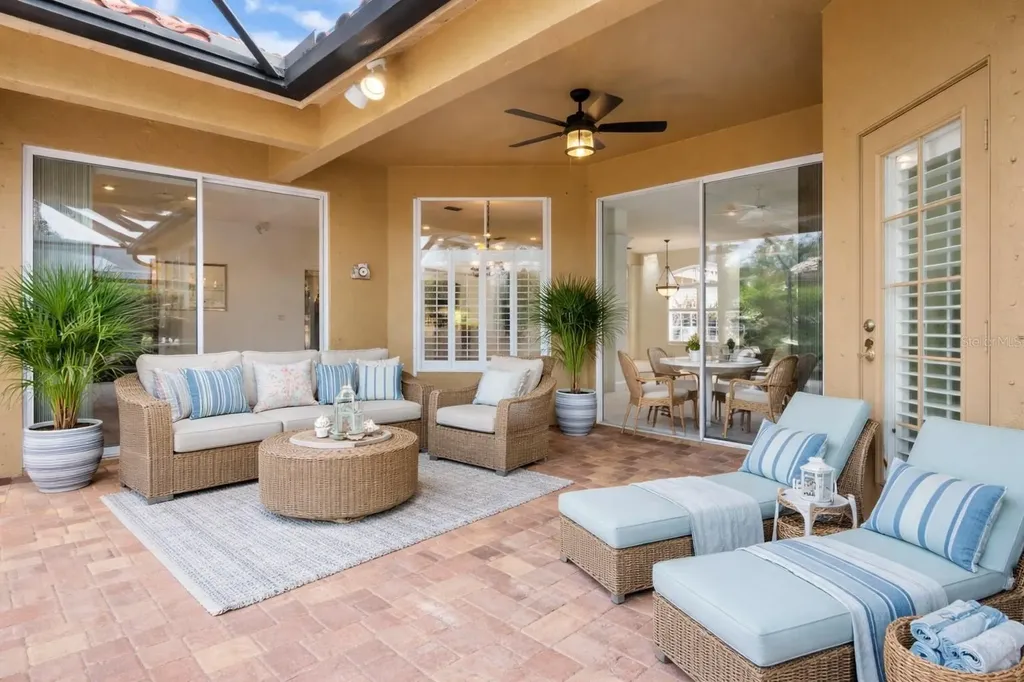 5278 Far Oak Circle Sarasota FL 34238