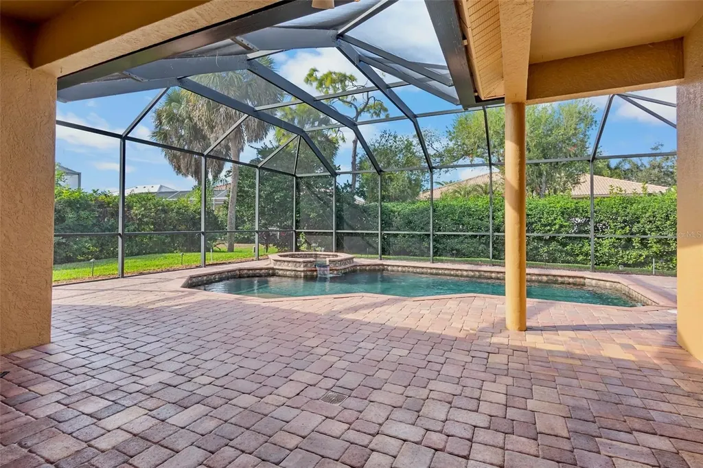 5278 Far Oak Circle Sarasota FL 34238
