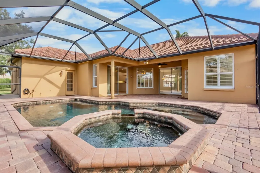 5278 Far Oak Circle Sarasota FL 34238