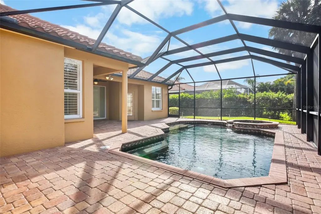 5278 Far Oak Circle Sarasota FL 34238
