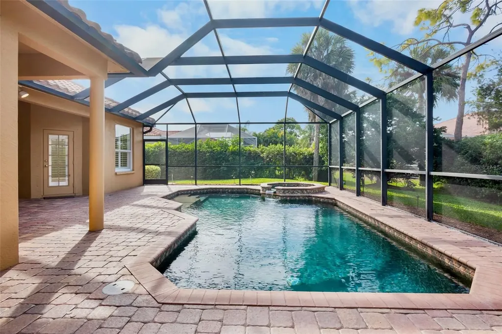 5278 Far Oak Circle Sarasota FL 34238