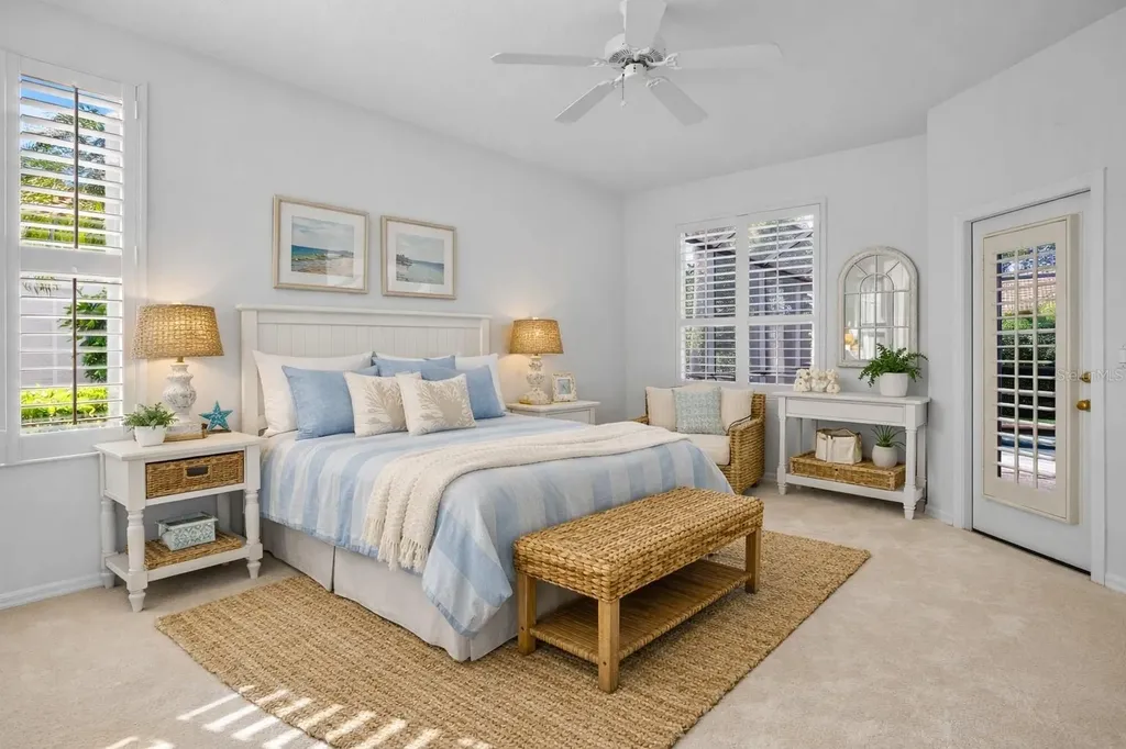 5278 Far Oak Circle Sarasota FL 34238