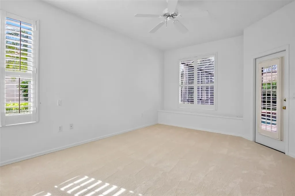 5278 Far Oak Circle Sarasota FL 34238