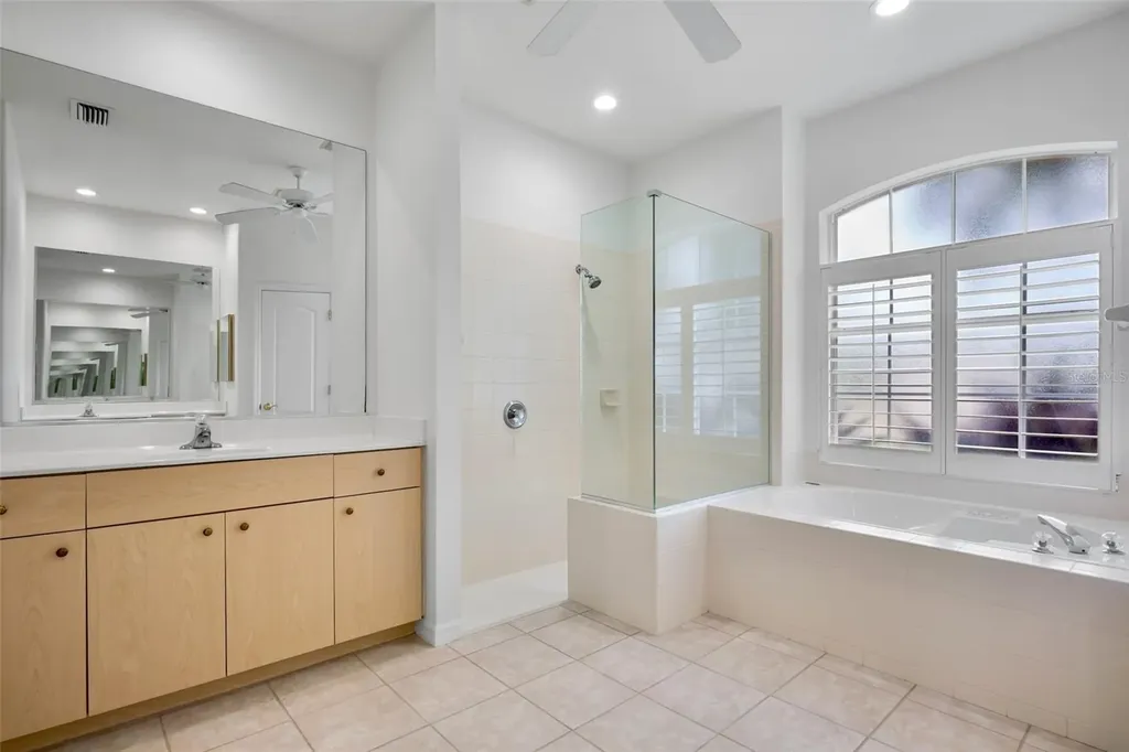 5278 Far Oak Circle Sarasota FL 34238