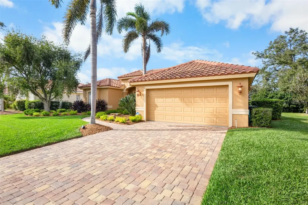 5278 Far Oak Circle Sarasota FL 34238