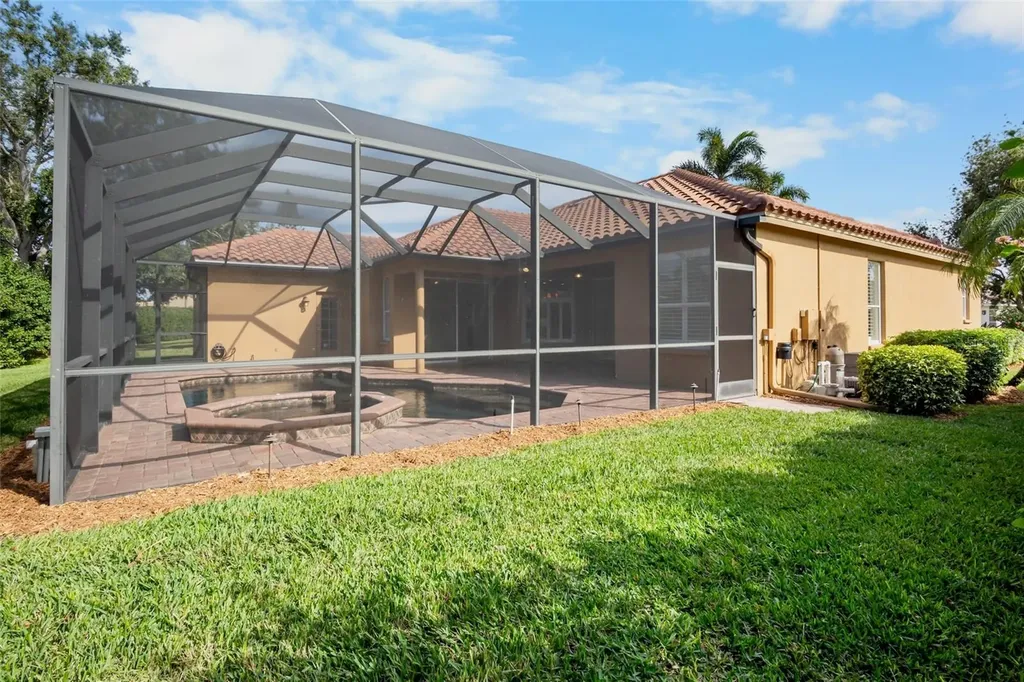 5278 Far Oak Circle Sarasota FL 34238