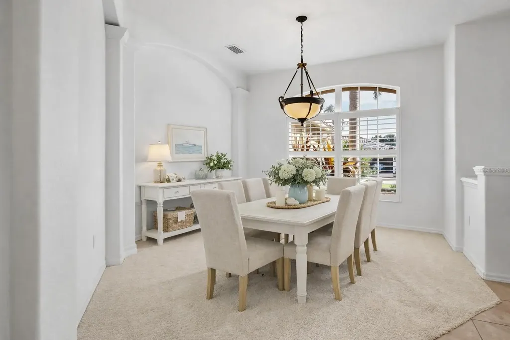 5278 Far Oak Circle Sarasota FL 34238