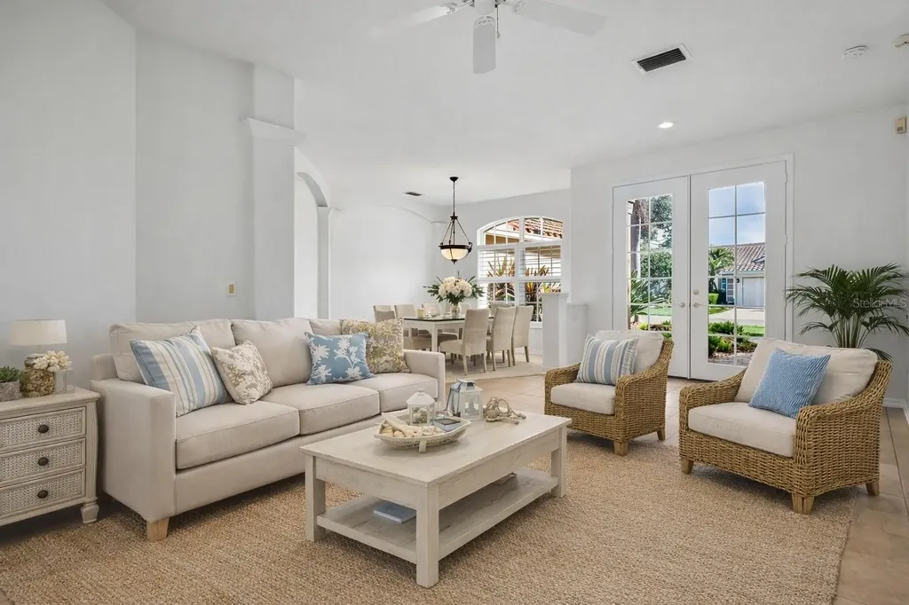 5278 Far Oak Circle Sarasota FL 34238