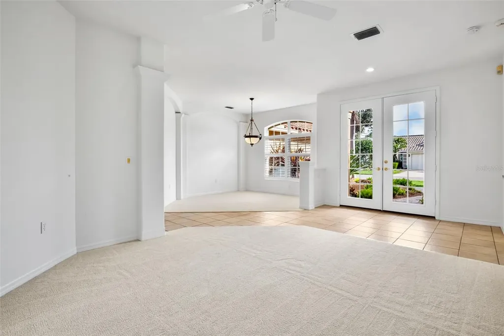 5278 Far Oak Circle Sarasota FL 34238
