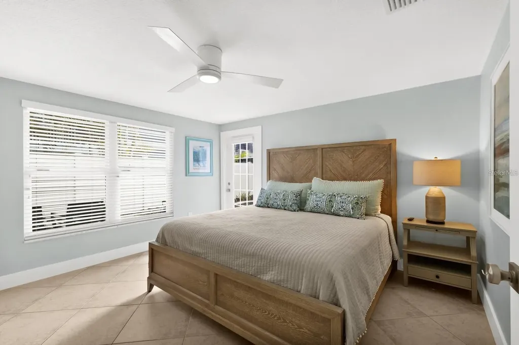 6201 Holmes Boulevard Holmes Beach FL 34217