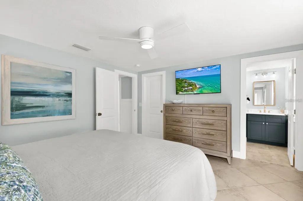 6201 Holmes Boulevard Holmes Beach FL 34217