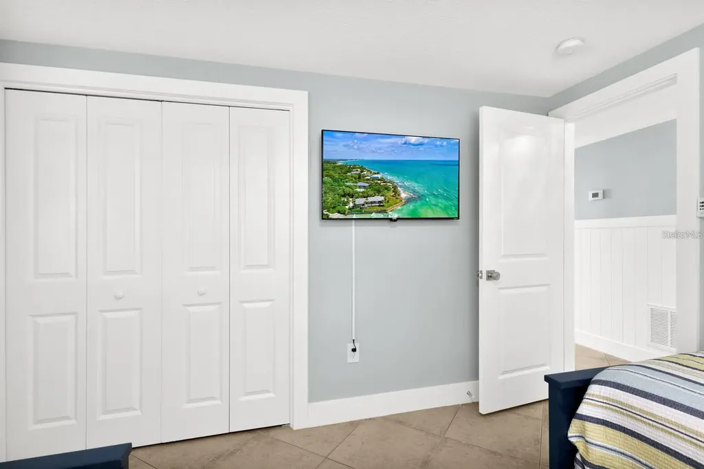 6201 Holmes Boulevard Holmes Beach FL 34217