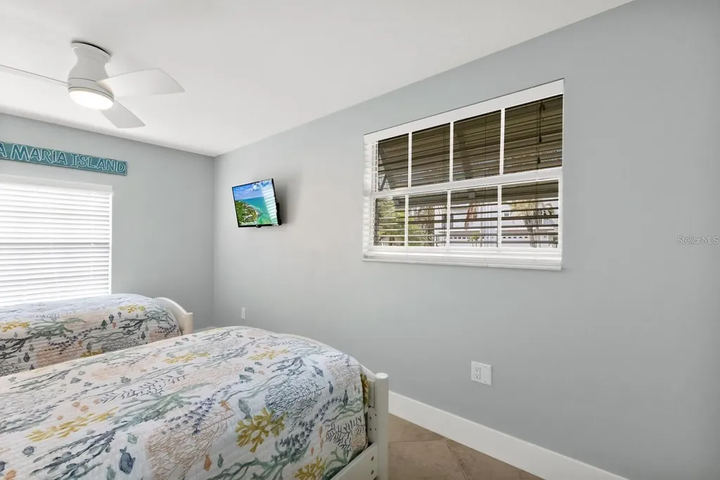6201 Holmes Boulevard Holmes Beach FL 34217