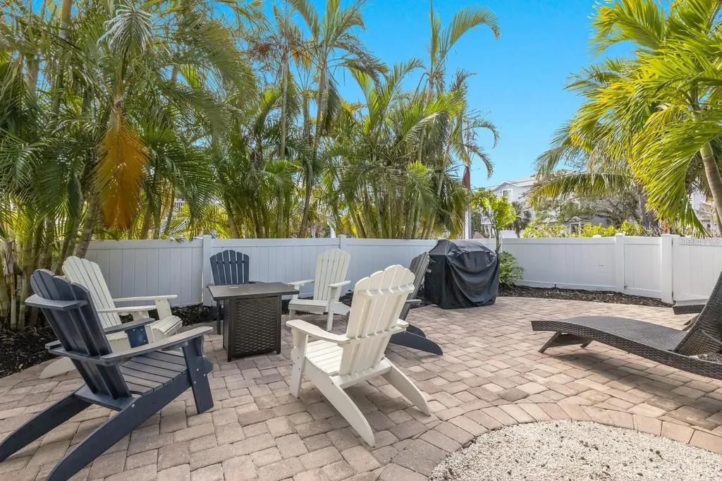 6201 Holmes Boulevard Holmes Beach FL 34217
