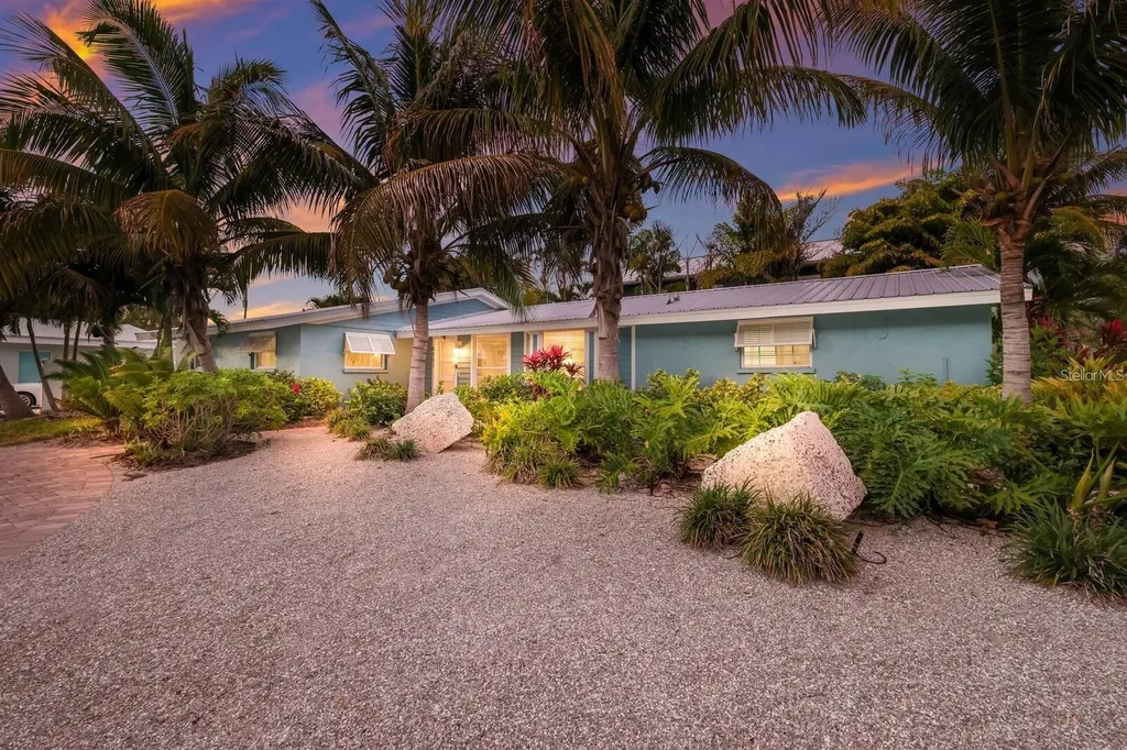 6201 Holmes Boulevard Holmes Beach FL 34217