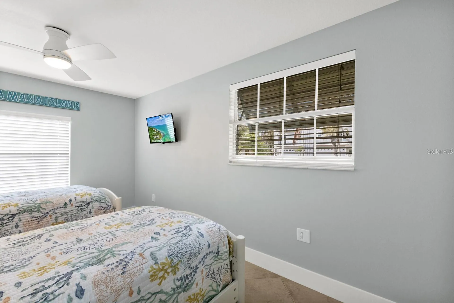 6201 Holmes Boulevard Holmes Beach FL 34217