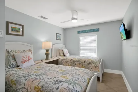 6201 Holmes Boulevard Holmes Beach FL 34217