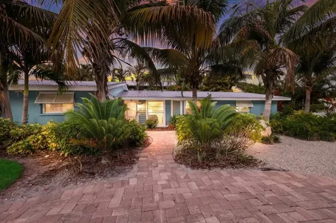 6201 Holmes Boulevard Holmes Beach FL 34217