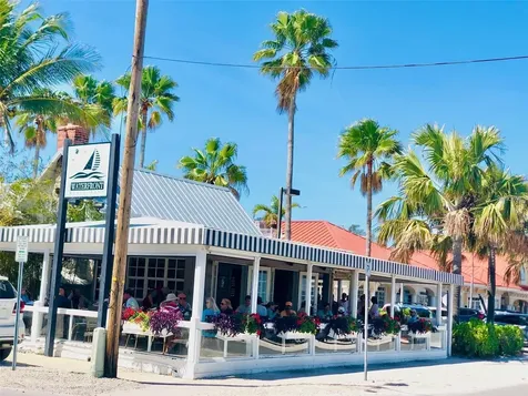 6201 Holmes Boulevard Holmes Beach FL 34217