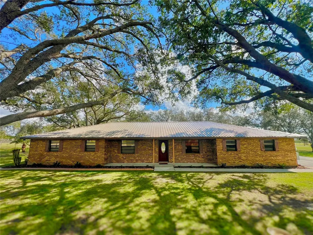 301 S Wells Avenue Avon Park FL 33825