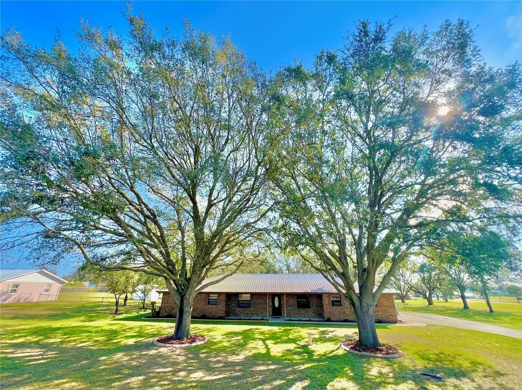 301 S Wells Avenue Avon Park FL 33825