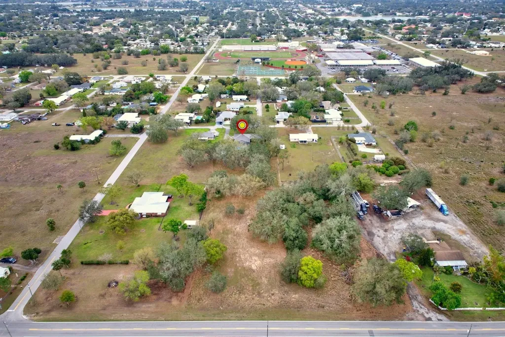 301 S Wells Avenue Avon Park FL 33825