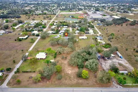 301 S Wells Avenue Avon Park FL 33825