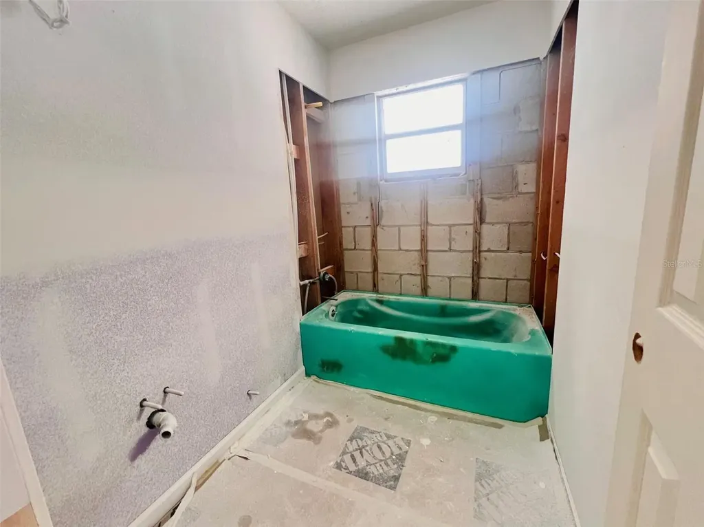 1977 Beach Road Englewood FL 34223