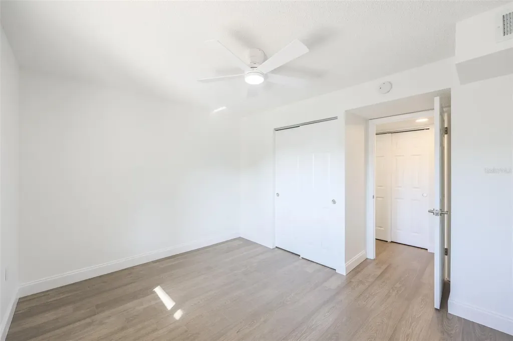 3656 Lake Bayshore Dr, Bldg K Bradenton FL 34205