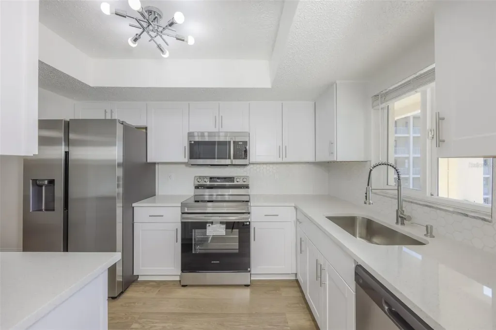 3656 Lake Bayshore Dr, Bldg K Bradenton FL 34205
