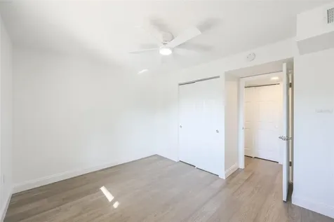 3656 Lake Bayshore Dr, Bldg K Bradenton FL 34205