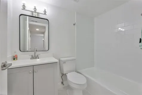 3656 Lake Bayshore Dr, Bldg K Bradenton FL 34205