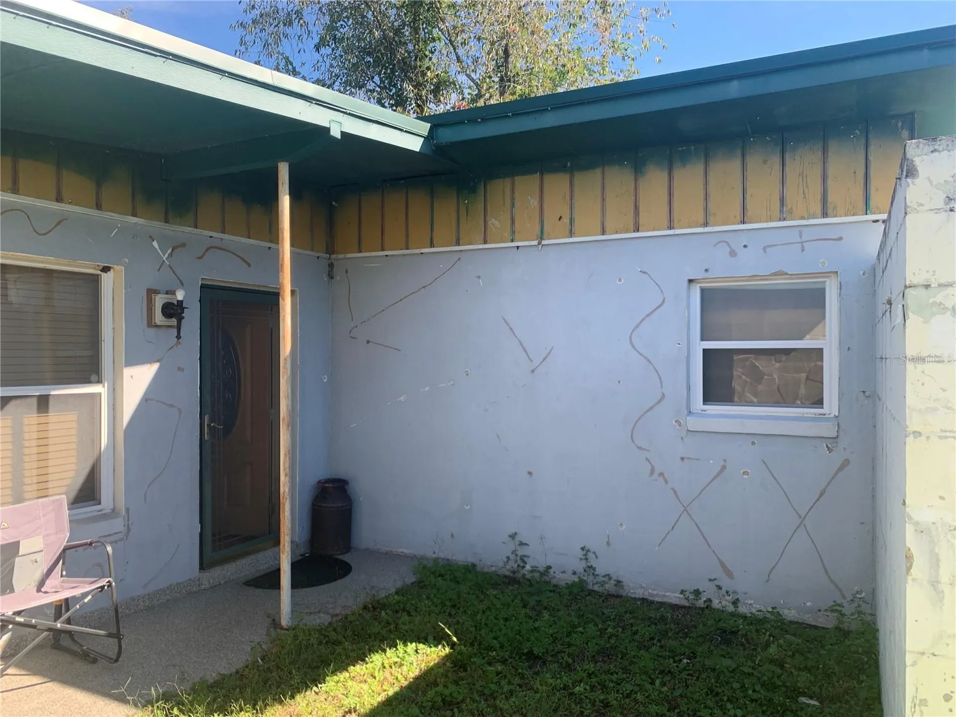 8029 Chateau Drive S Jacksonville FL 32221