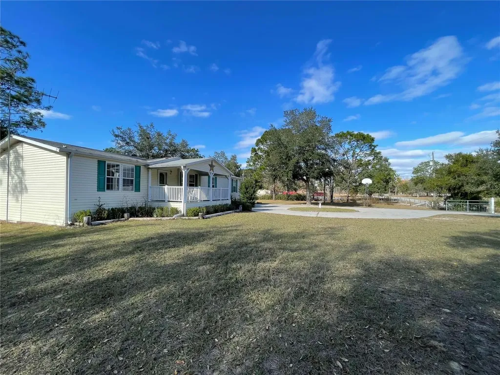 7690 SE 193rd Avenue Morriston FL 32668