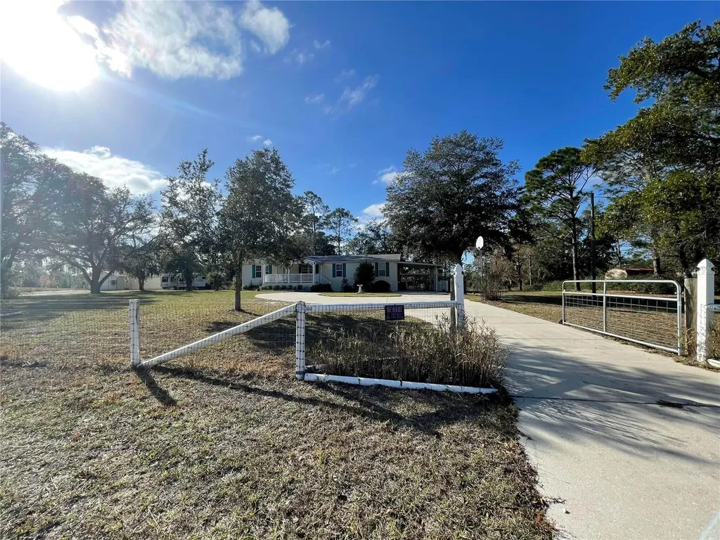 7690 SE 193rd Avenue Morriston FL 32668