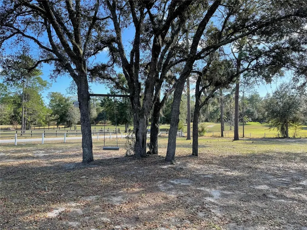7690 SE 193rd Avenue Morriston FL 32668